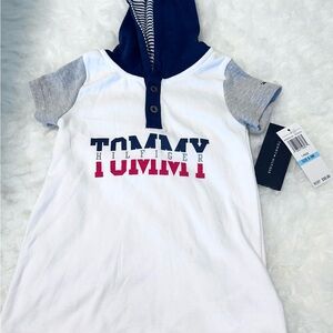Baby Boys | Tommy Hilfiger Signature Short Sleeve Hooded Henley Romper | 6-9m